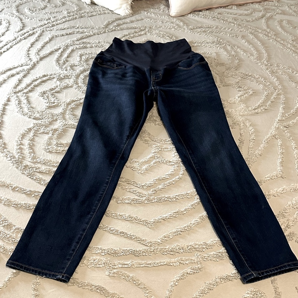 Old Navy Maternity Full Panel Skinny Jeans. 8 short